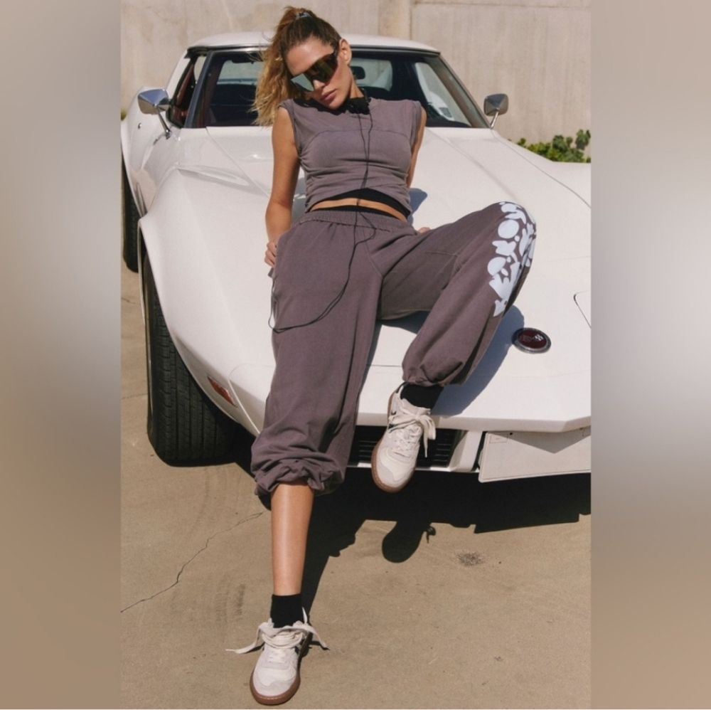 FP Movement by Free People Gray Cropped Tank & Graphic Sweatpants Set - Picture 5 of 5